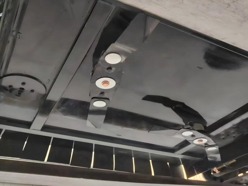 Tank-type Parallel Tracked Lawn Mower