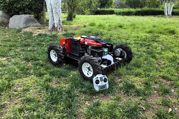 Skid Steer Four-wheel Drive Remote-controlled Lawnmower