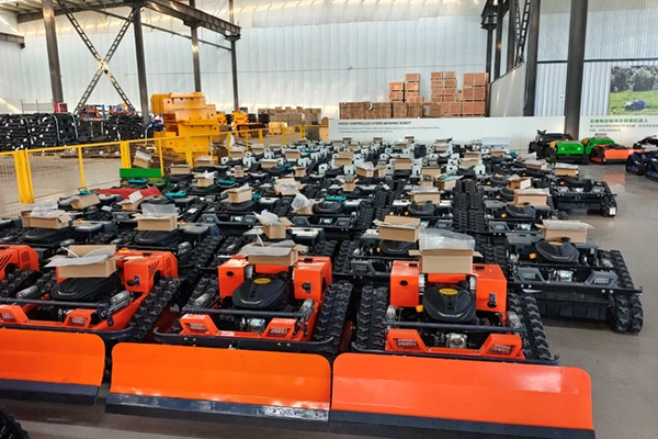 Tank-type Parallel Tracked Lawn Mower